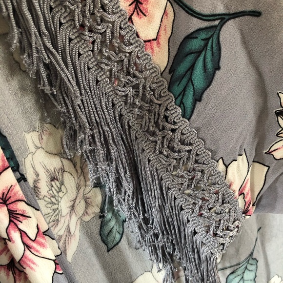 Women’s Flower Kimono - Picture 3 of 6